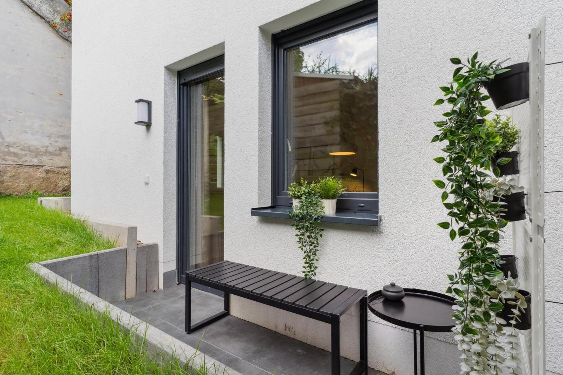 Deluxe Apartment In Bielefeld City Mit Parkplatz Und Terrasse ภายนอก รูปภาพ